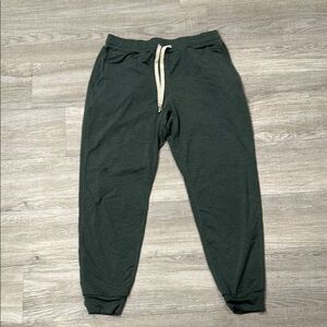 Vuori Joggers 🍏